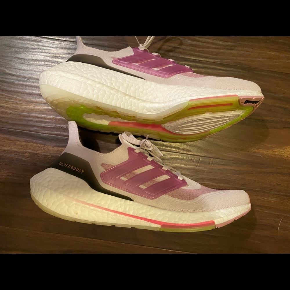 Womens Adidas Ultraboost size 9.5